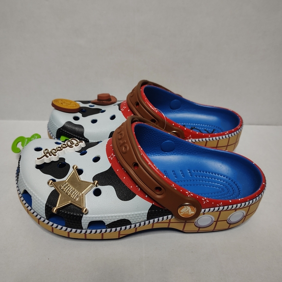 Crocs Sheriff Woody Toy Story Classic Clog Mens Size 5 Women's Size 7 New Unisex - Picture 4 of 8